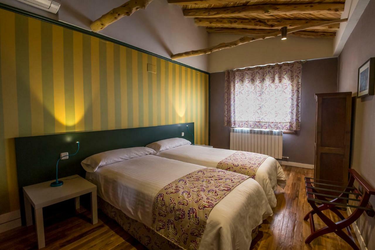Apartamentos Rurales De La Sexma Del Sabinar Corduente Екстериор снимка